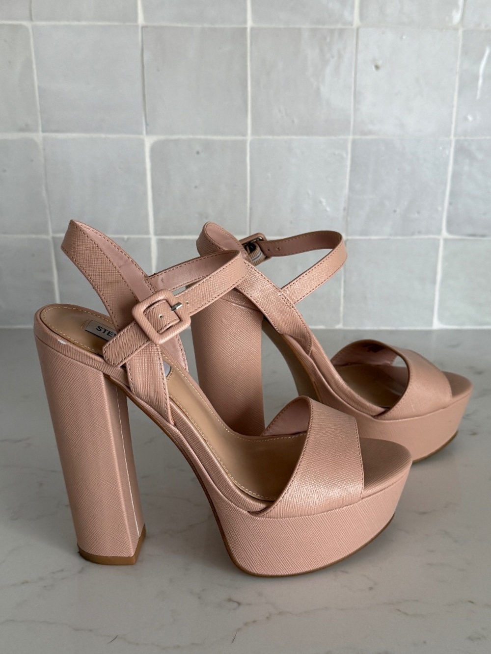 Steve Madden Danielle Platform Heel - Picture 3 of 6